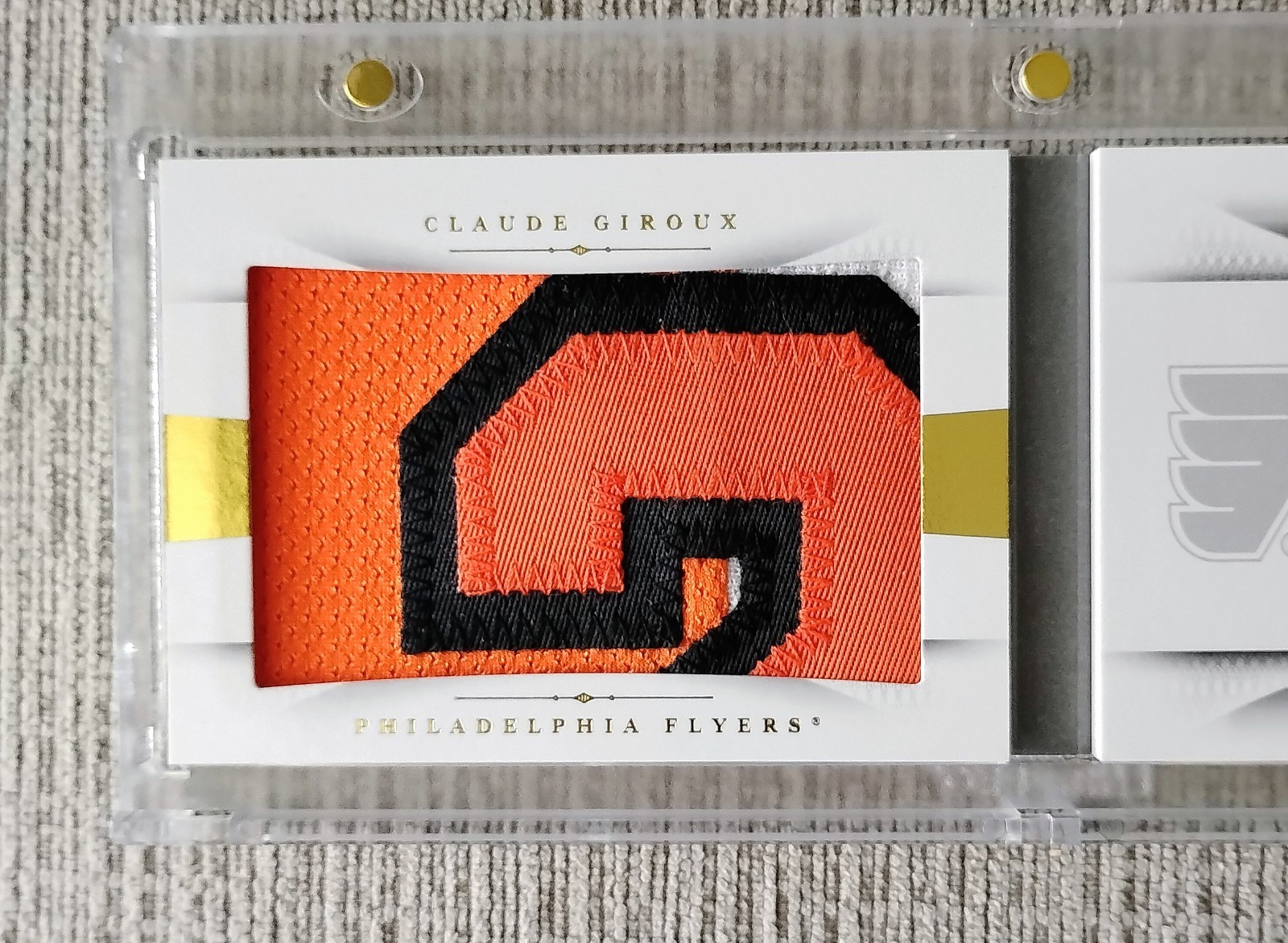 2013-14 National Treasures Claude Giroux Booklet Jersey Jumbo Patch #10/10