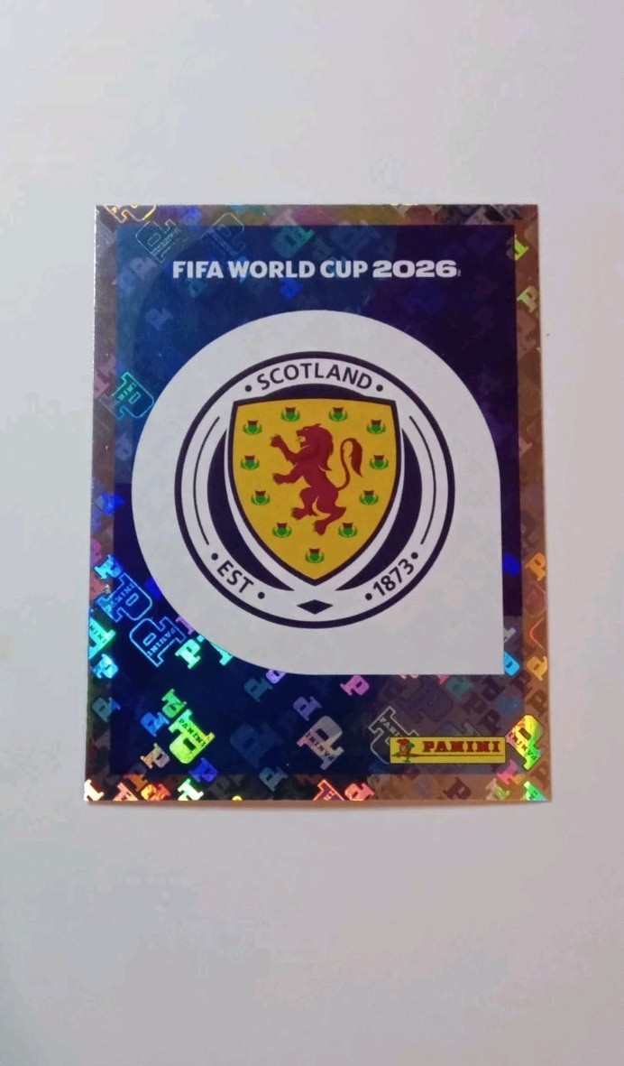 SCOTLAND TEAM LOGO/BADGE LOGOFRACTOR HOLO PARALLEL SP STICKER PANINI FIFA 2026