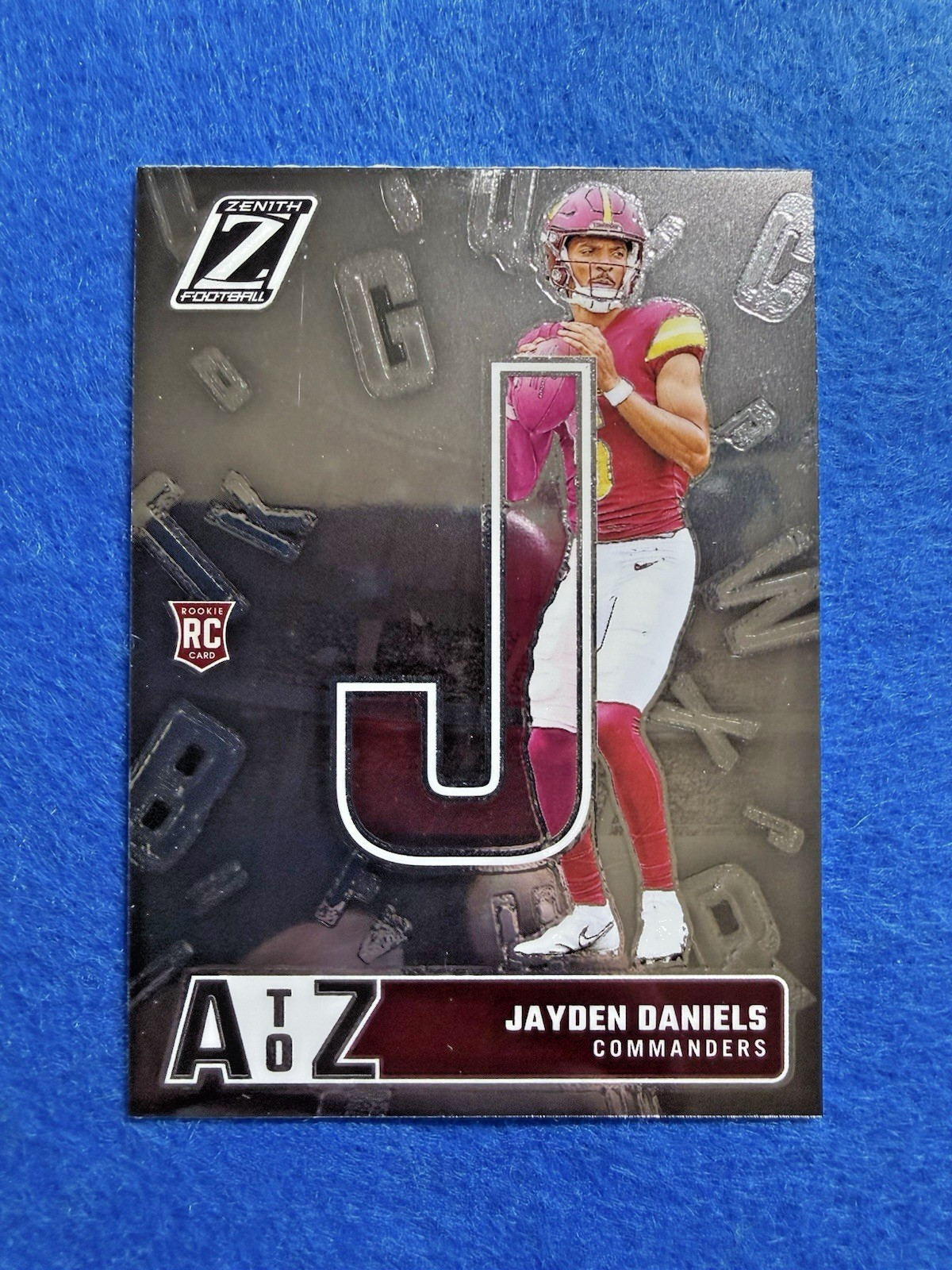 🏈 2024 Panini Zenith – A to Z #10 JAYDEN DANIELS (RC/Rookie Card)