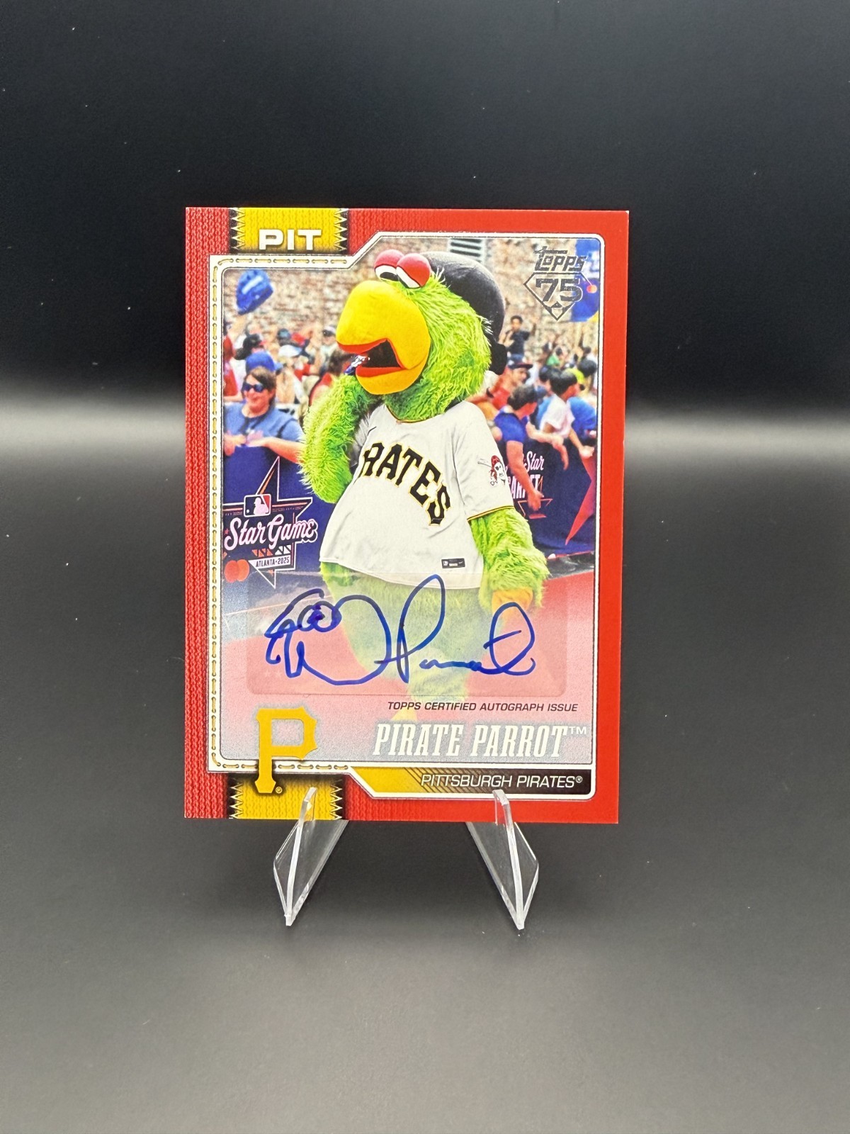 2026 Topps Celebration Pirate Parrot Pittsburgh Pirates Mascot RED Auto M-17 4/5