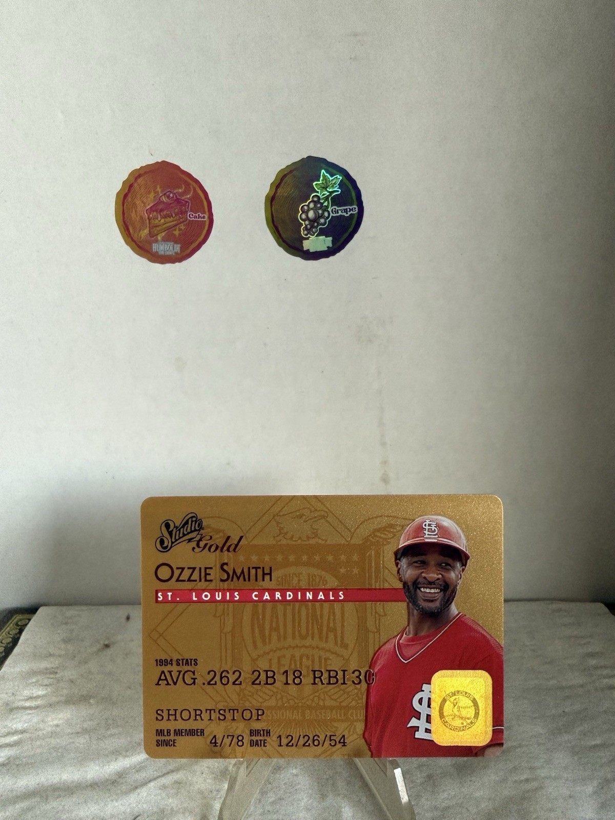 1995 Studio – Ozzie Smith #41 Gold Plastic Stock