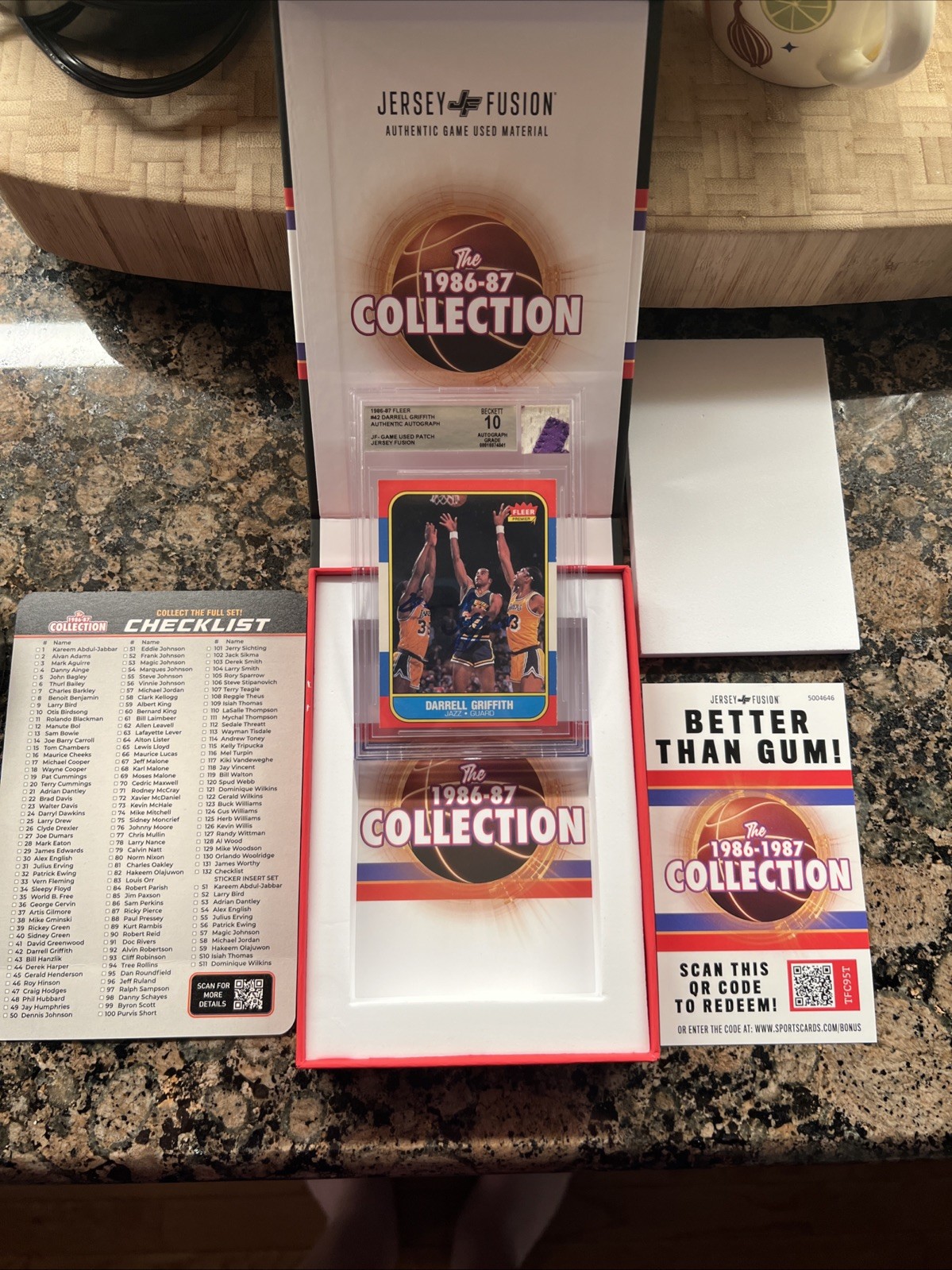 1986-87 Fleer Jersey Fusion #42 Darrell Griffith Auto/Game Used Patch Beckett 10