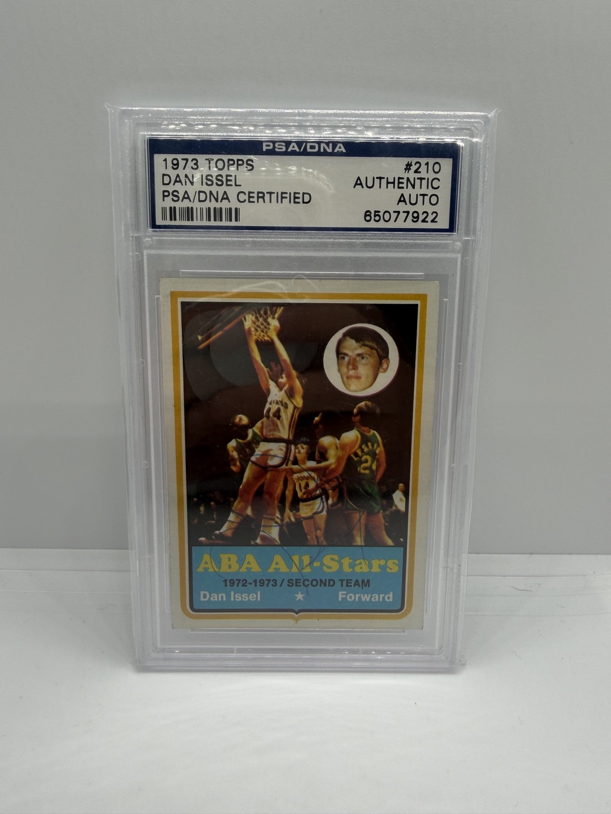 Dan Issel – 1973-74 Topps #210 – PSA Authentic Auto