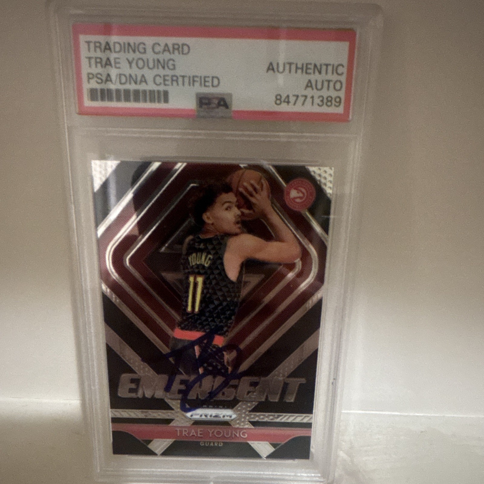 Panini 2018-19 Prizm Emergent Trae Young Hawks Auto #5 PSA/DNA 84771389